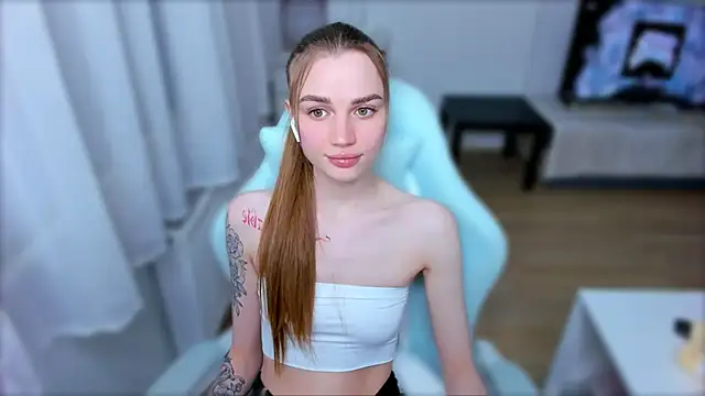 Snapshot of StellaLawless chatting on 03/11/25, 10:09 StellaLawless online show from 03/11/25, 10:09