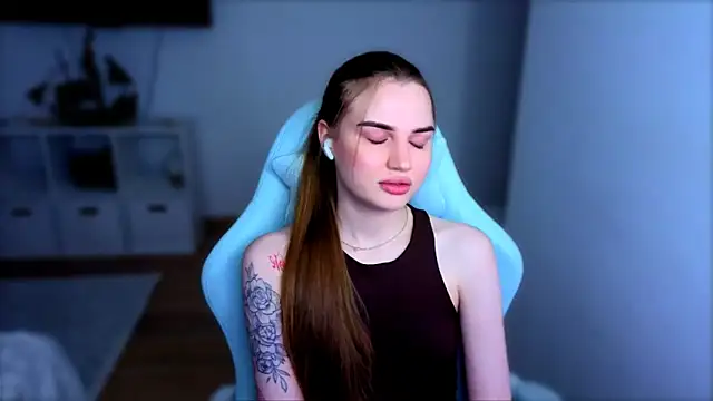 StellaLawless online show from 12/20/25, 07:43