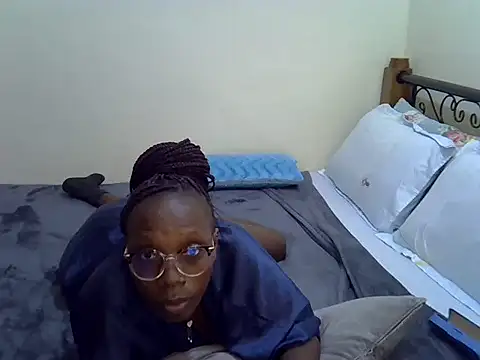 Sweet Bear online show from 10/12/25, 05:56