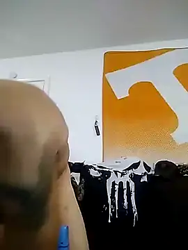 ILive2plezz online show from 10/05/25, 06:12