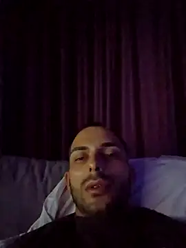 Snapshot of denisxlRo chatting on 12/16/24, 03:19 denisxlRo online show from 12/16/24, 03:19