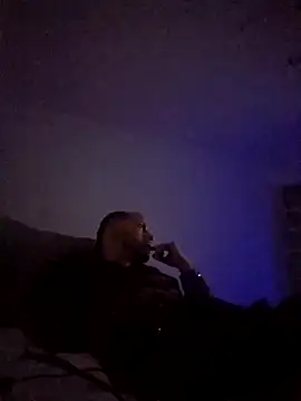 Snapshot of denisxlRo chatting on 12/17/24, 02:33 denisxlRo online show from 12/17/24, 02:33