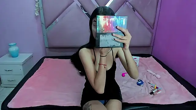 Snapshot of IsisRouse chatting on 02/04/25, 03:00 IsisRouse online show from 02/04/25, 03:00