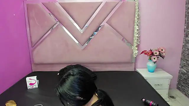 Snapshot of IsisRouse chatting on 02/16/25, 02:53 IsisRouse online show from 02/16/25, 02:53