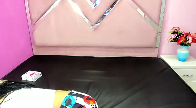 Snapshot of IsisRouse chatting on 02/20/25, 02:29 IsisRouse online show from 02/20/25, 02:29