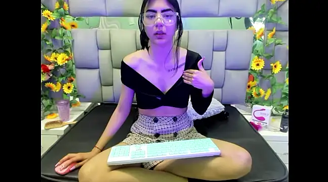 Snapshot of IsisRouse chatting on 02/25/25, 06:14 IsisRouse online show from 02/25/25, 06:14