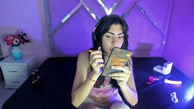 Snapshot of IsisRouse chatting on 03/02/25, 09:31 IsisRouse online show from 03/02/25, 09:31