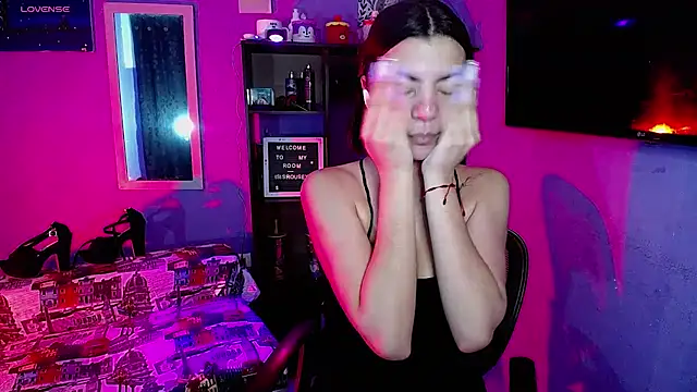 Snapshot of IsisRouse chatting on 11/26/25, 02:45 IsisRouse online show from 11/26/25, 02:45