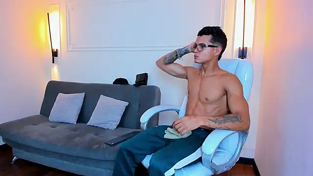 Paradise boy s online show from 11/29/25, 03:37