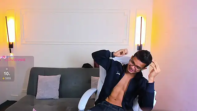 Paradise boy s online show from 04/17/26, 02:31