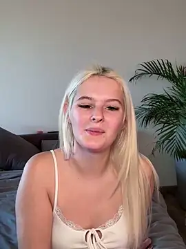 Snapshot of Allylove03 chatting on 01/10/25, 05:56 Allylove03 online show from 01/10/25, 05:56