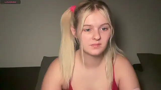 Snapshot of Allylove03 chatting on 10/07/25, 06:05 Allylove03 online show from 10/07/25, 06:05