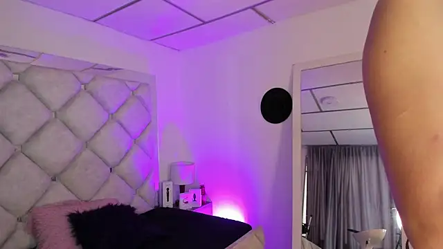 alessiaferry online show from 03/19/26, 07:51