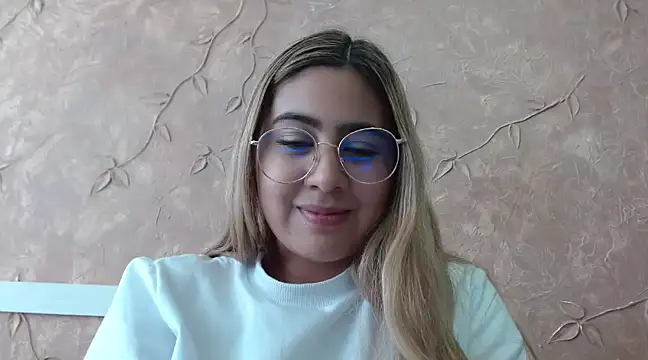 Miabonnett  online show from 02/09/25, 04:50