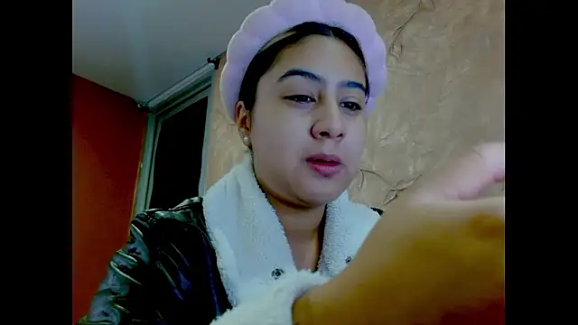 Miabonnett  online show from 01/09/26, 12:19