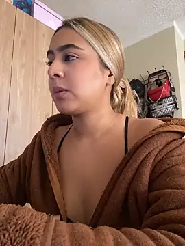 Snapshot of Miabonnett_ chatting on 06/01/26, 02:52 Miabonnett online show from 06/01/26, 02:52