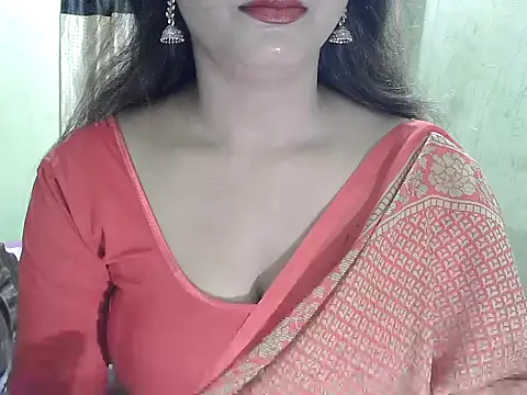 Model-Tanya online show from 10/28/25, 12:19