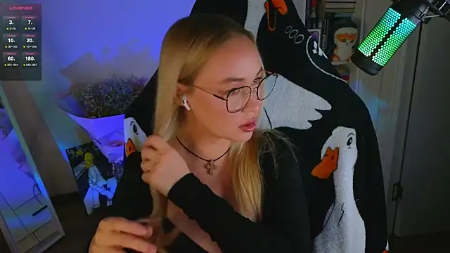 Emili1- online show from 09/10/25, 04:18