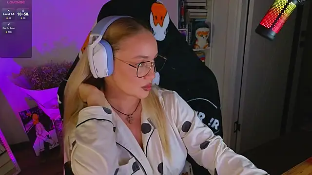 Emili1- online show from 09/11/25, 06:19