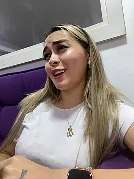 Snapshot of emma_oxford chatting on 12/21/24, 12:09 emma oxford online show from 12/21/24, 12:09