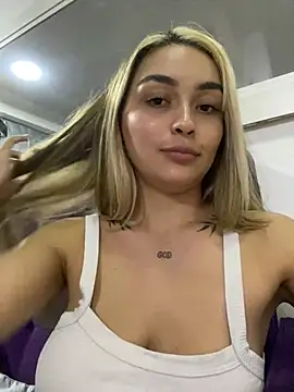 Snapshot of emma_oxford chatting on 02/04/25, 11:49 emma oxford online show from 02/04/25, 11:49