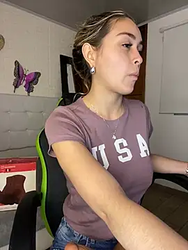 Snapshot of emma_oxford chatting on 02/11/25, 02:46 emma oxford online show from 02/11/25, 02:46