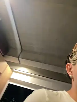 Snapshot of emma_oxford chatting on 03/01/26, 11:40 emma oxford online show from 03/01/26, 11:40