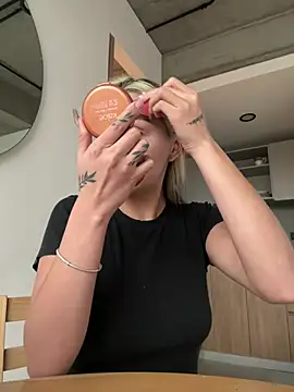 Snapshot of emma_oxford chatting on 03/03/26, 10:48 emma oxford online show from 03/03/26, 10:48