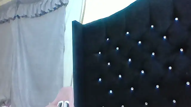 Jennxdolls online show from 02/18/25, 04:15