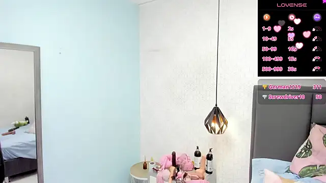 MADISON ROWAN1 online show from 02/21/25, 06:29