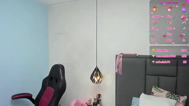 MADISON ROWAN1 online show from 02/25/25, 09:20