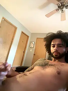 Snapshot of 2323juice chatting on 01/12/26, 08:36 2323juice online show from 01/12/26, 08:36