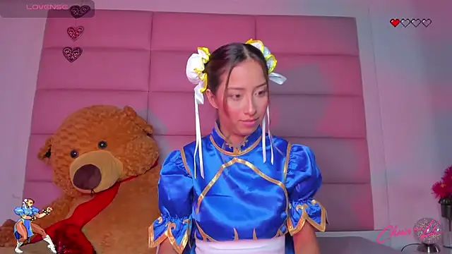 Snapshot of little-Emma chatting on 01/27/25, 06:19 little-Emma online show from 01/27/25, 06:19