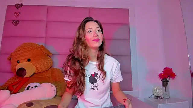 Snapshot of little-Emma chatting on 01/31/25, 03:20 little-Emma online show from 01/31/25, 03:20