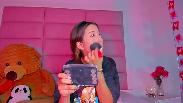 Snapshot of little-Emma chatting on 02/20/25, 03:12 little-Emma online show from 02/20/25, 03:12