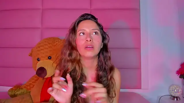 Snapshot of little-Emma chatting on 02/26/25, 06:15 little-Emma online show from 02/26/25, 06:15