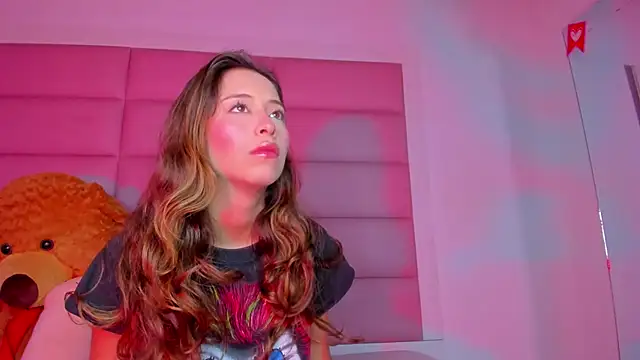 Snapshot of little-Emma chatting on 03/03/25, 03:08 little-Emma online show from 03/03/25, 03:08