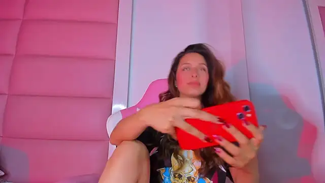 Snapshot of little-Emma chatting on 03/19/25, 03:09 little-Emma online show from 03/19/25, 03:09