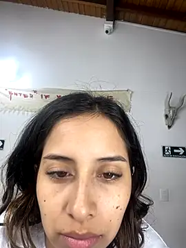 Snapshot of little-Emma chatting on 10/03/25, 02:52 little-Emma online show from 10/03/25, 02:52