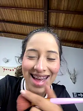 Snapshot of little-Emma chatting on 10/08/25, 02:53 little-Emma online show from 10/08/25, 02:53