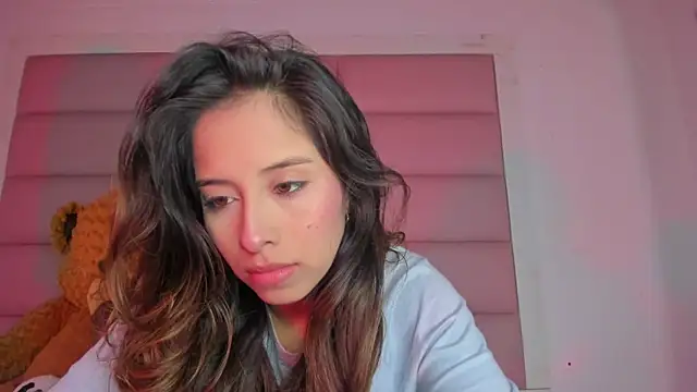 little-Emma online show from 12/14/25, 03:12