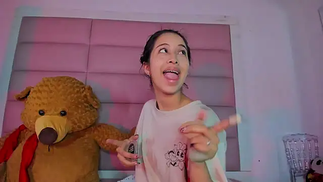 little-Emma online show from 12/23/25, 05:38