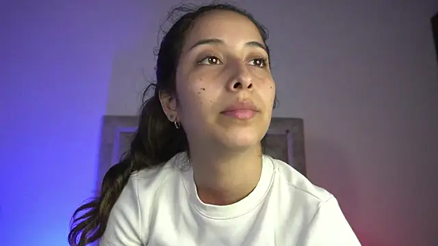 Snapshot of little-Emma chatting on 07/21/26, 11:40 little-Emma online show from 07/21/26, 11:40