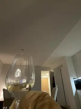 Snapshot of Black_Dolll chatting on 12/14/25, 06:34 Black Dolll online show from 12/14/25, 06:34