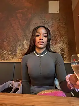 Black Dolll online show from 04/04/26, 11:18