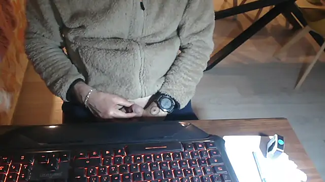 Adri gard online show from 04/08/26, 08:31