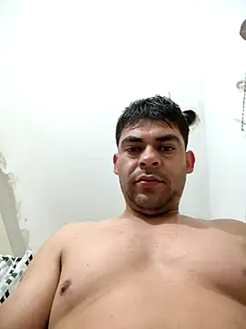 Snapshot of Pija22ctM chatting on 10/25/25, 08:03 Pija22ctM online show from 10/25/25, 08:03