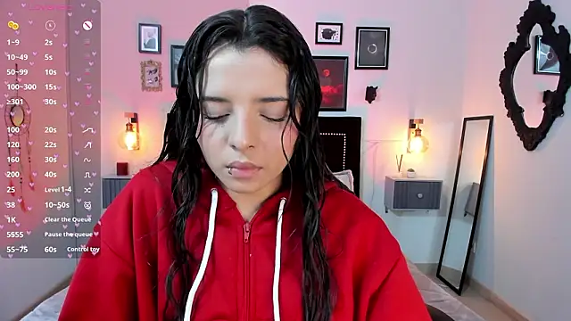 Charlotte  Benett online show from 03/17/26, 05:11