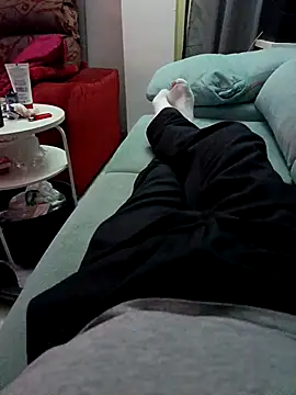 calamardo19 online show from 10/27/25, 06:23