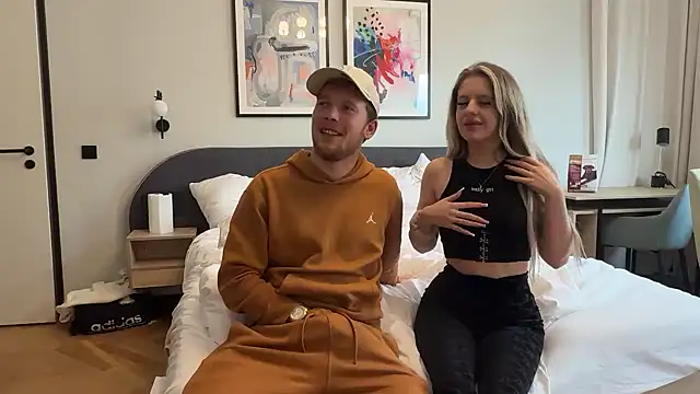 Snapshot of NickyGold_Official chatting on 01/29/25, 01:07 NickyGold Official online show from 01/29/25, 01:07